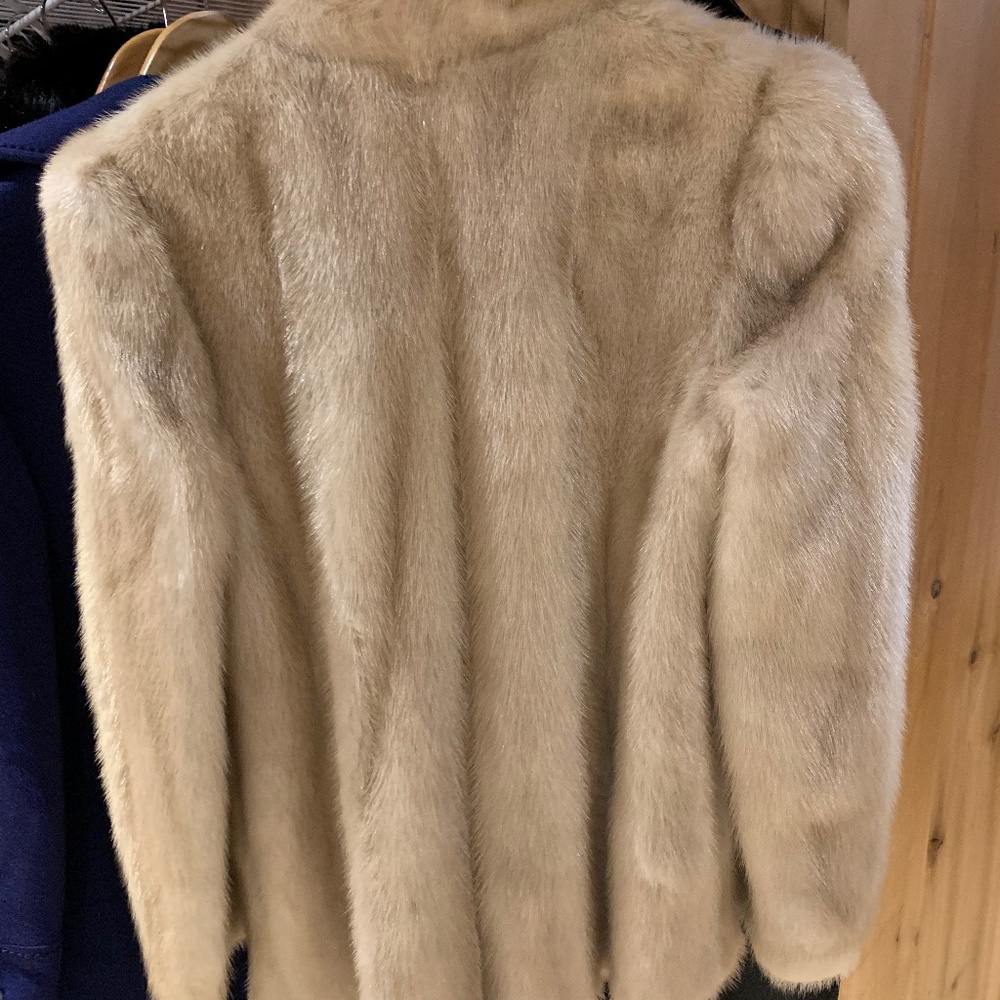 Elegant Cream Mink Jacket